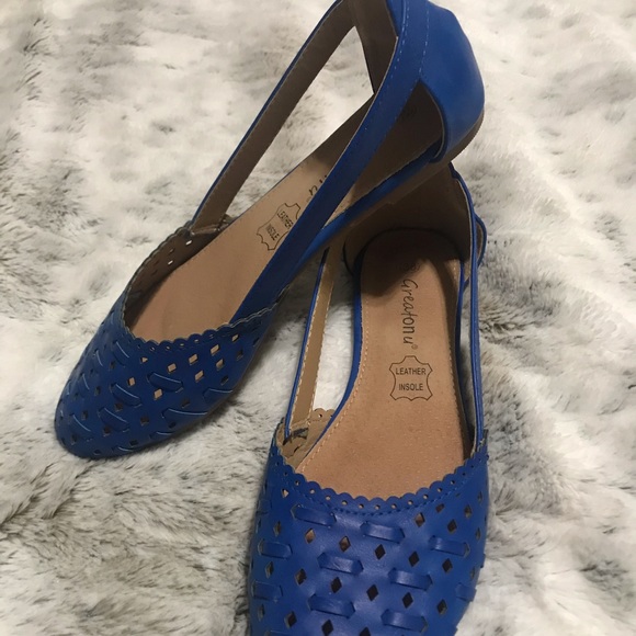 Blue cut out closed ballet flats - Picture 2 of 6